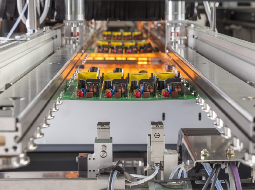 Adjustment of SMT lead-free reflow soldering temperature curve