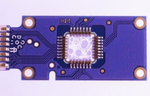 Cold solder joint on a PCB from insufficient reflow soldering temperature.jpg